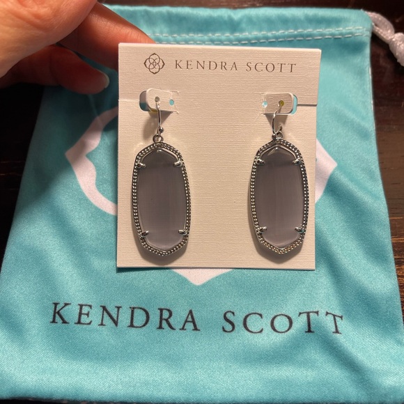 Kendra Scott Elle Drop Earring, measure 1.75"L x 0.75"W on earwire. - Picture 6 of 6